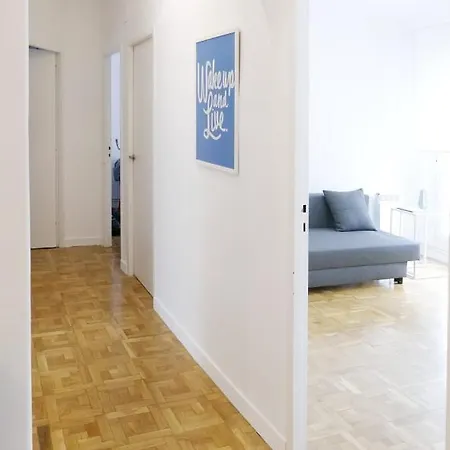 1 Apartment *