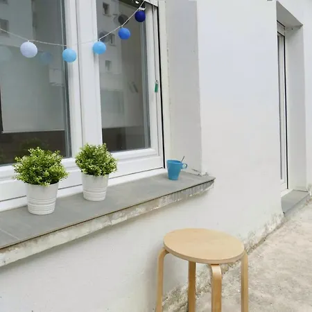 1 Apartment *