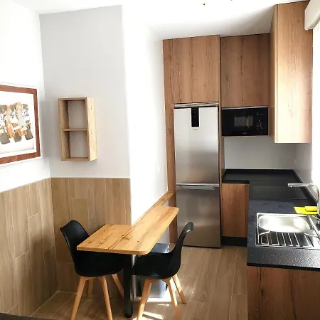 Alojamientos Pamplona Apartamentos *
