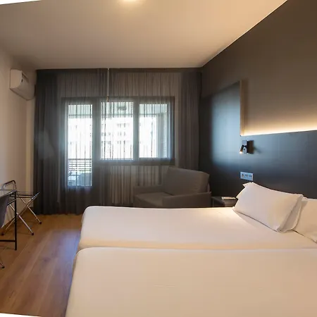 Sancho Ramirez Hotel 3*