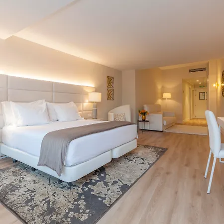 Tres Reyes 4* Pamplona