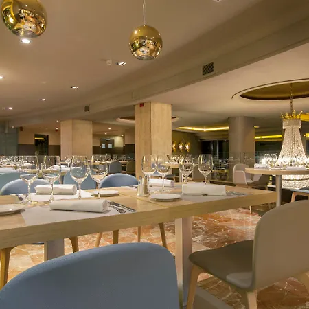 Tres Reyes Hotel 4*