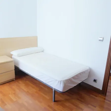 Apartment Luminoso, Funcional Y Amplio En Zona Hospitalaria