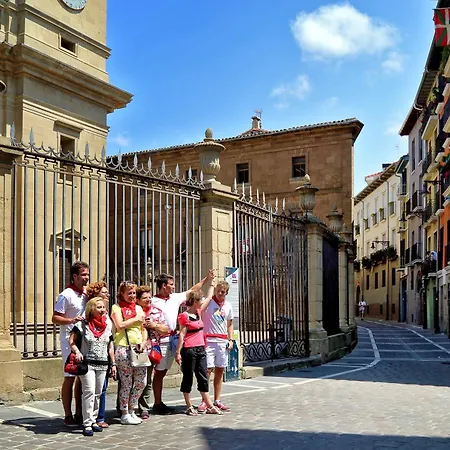 Frente A La Catedral Apartment Pamplona