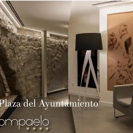 Pompaelo Plaza Del Ayuntamiento & 4* Pamplona