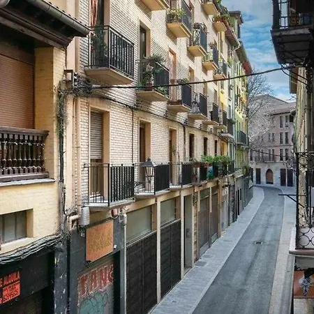 Sf21 7 Personas En El Centro De Apartment Pamplona