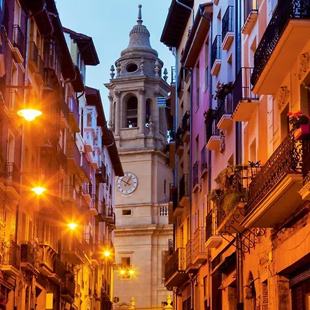 Espacioso En El Centro De * Pamplona