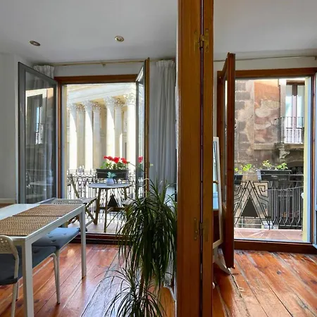 Frente A La Catedral Apartment