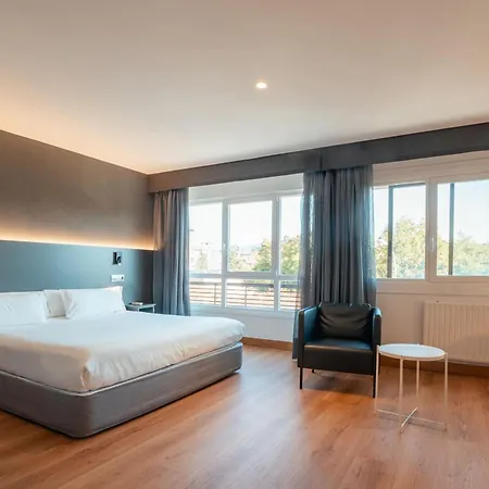 Sancho Ramirez Hotel 3*