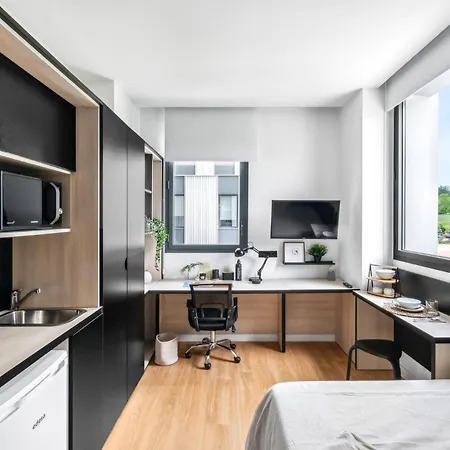 And Coliving Apartahotel