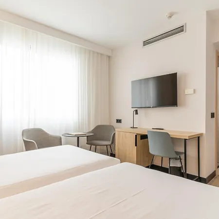 Blanca De Navarra Hotel 4*
