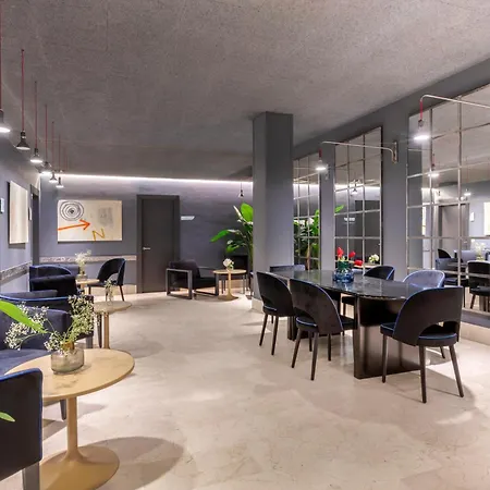 Plaza Aparthotel