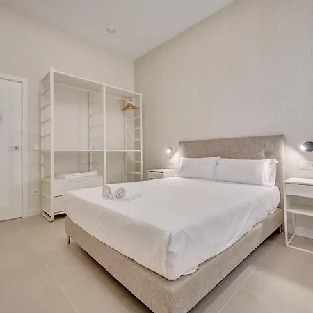Panda By Clabao Apartment Pamplona