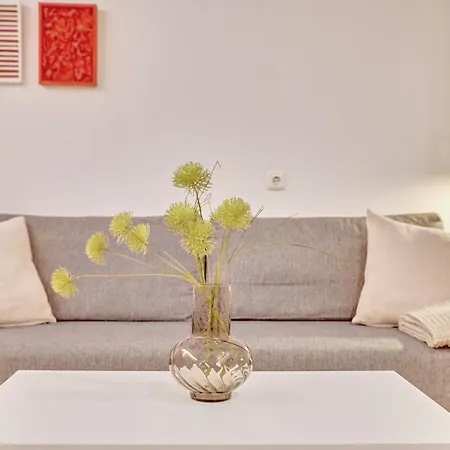 Apartment La Casa De Cuadros By Clabao