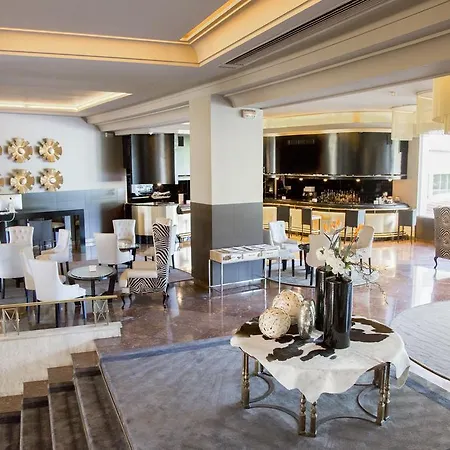Hotel Tres Reyes 4*