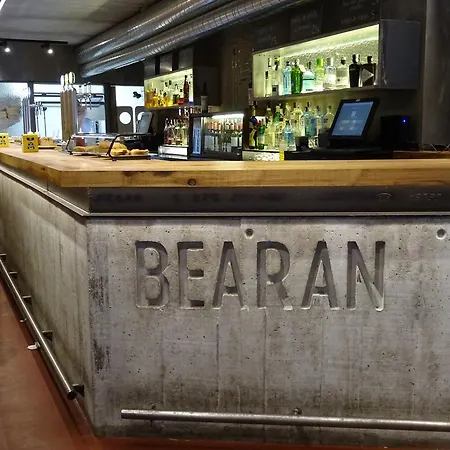 Pensión Bearan Bar & *