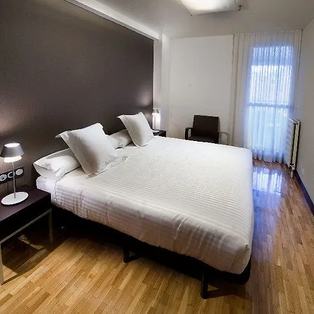 Mendebaldea Apartahotel Pamplona