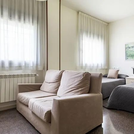 Residencia Universitaria Abedules * Pamplona