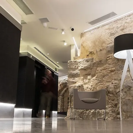 Hotel Pompaelo Urban 4*