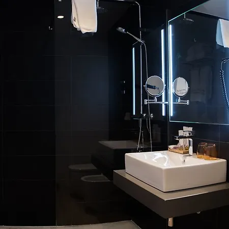 Hotel Pompaelo Urban 4*