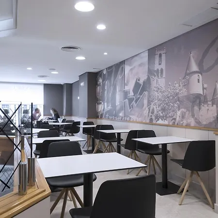 Blanca De Navarra Hotel