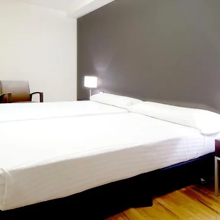 Mendebaldea Apartahotel 3*