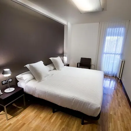 Apartahotel Mendebaldea 3*