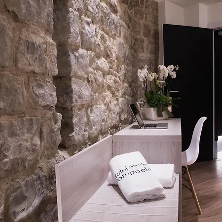 Hotel Pompaelo Plaza Del Ayuntamiento & 4*