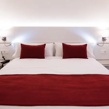 Hotel Pompaelo Plaza Del Ayuntamiento & 4*