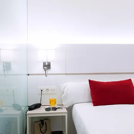 Hotel Pompaelo Plaza Del Ayuntamiento & 4*
