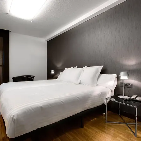 Apartahotel Mendebaldea Pamplona