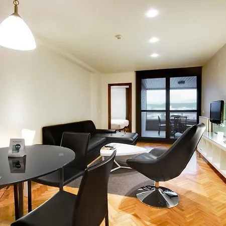 Apartahotel Mendebaldea Pamplona