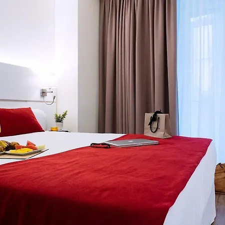 Hotel Pompaelo Urban 4*