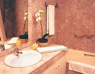 Mendebaldea Apartahotel 3*