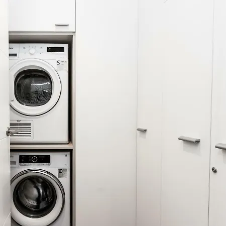 Welcoming Old Town Apartment