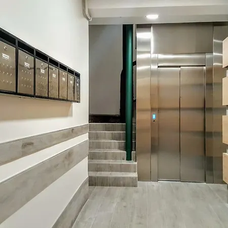 At Compania 100 M2 2 Wc Apartment *