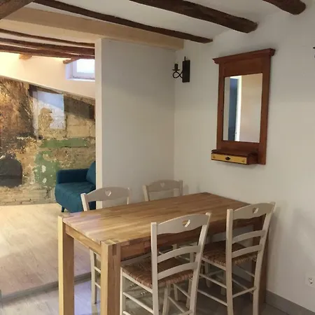 Manueta Apartment *