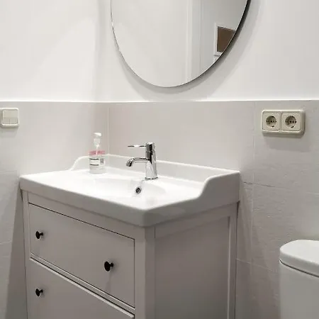 At Compania 100 M2 2 Wc
