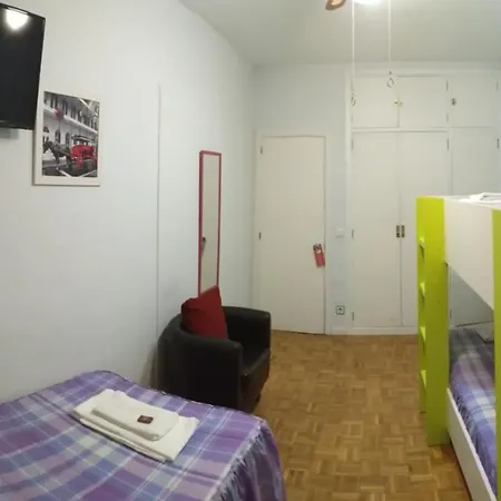 Pamplonabeds Guest house 2*