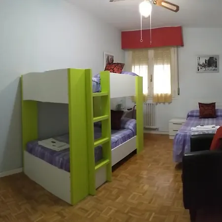 Pamplonabeds Guest house 2*