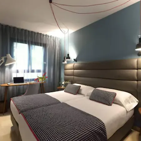 Hotel Plaza 3*