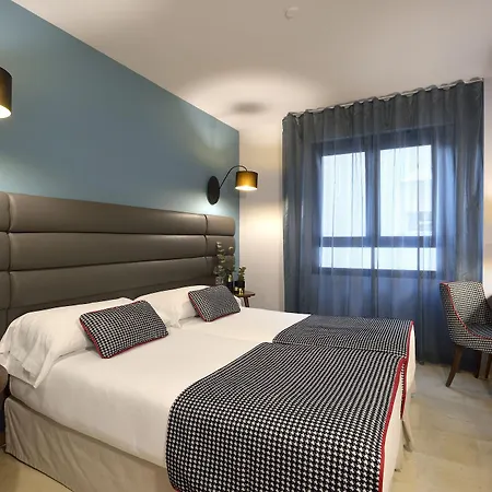 Hotel Plaza 3*