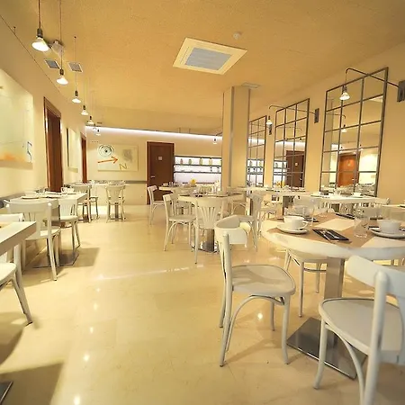 Hotel Plaza 3*