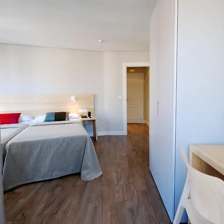 Avenida Hotel 3*