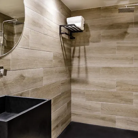Plaza Hotel 3*