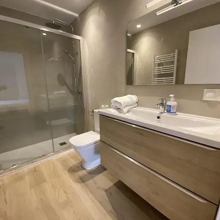 Apartamento En Clinica Universitaria Y Hospitales Apartment *