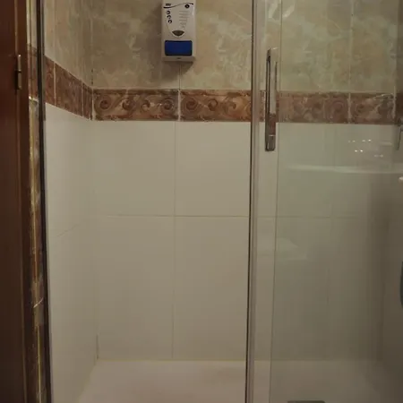 Acella Pensión 5*