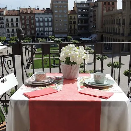 Castillo 27 By Clabao Apartment *