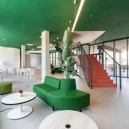 Estudios Y Modernas En Pamplona, Sk *