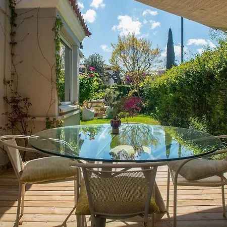 Con Piscina Privada En El Centro De